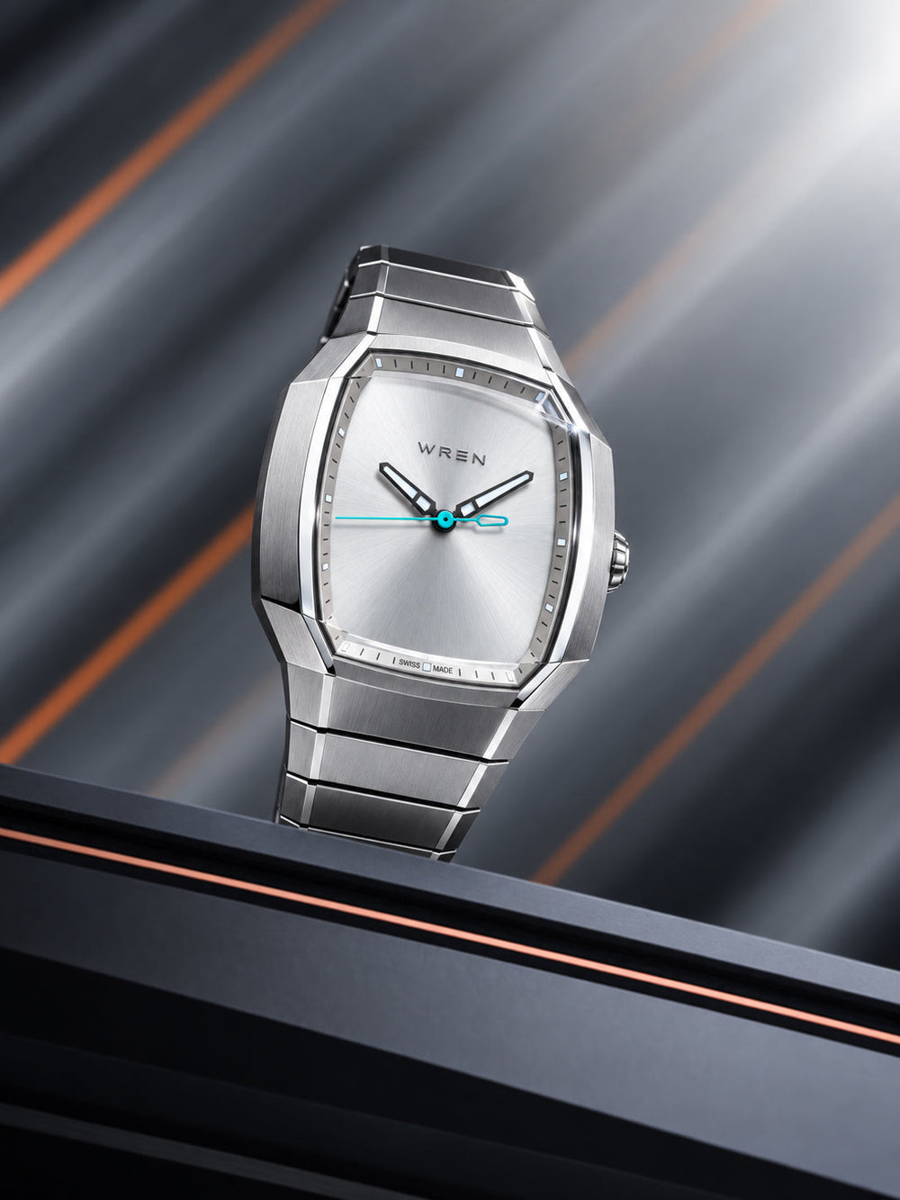 Why faceted watch crystals distort the dial, and how the Vessel doesn't